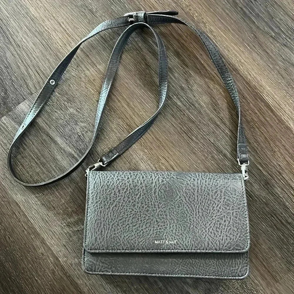 Matt & Nat crossbody  purse​